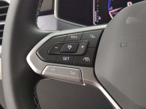 New 2025 Volkswagen Taos SEL image 25