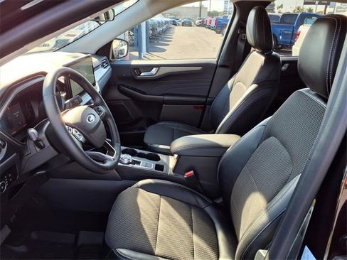 Used 2024 Ford Escape SE image 16