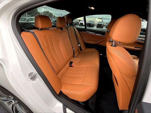 Used 2021 BMW 530e xDrive image 30