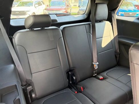 Used 2023 Chevrolet Traverse LT FWD image 31