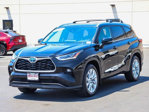 Used 2023 Toyota Highlander Limited AWD/4WD image 3