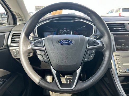 Used 2016 Ford Fusion Titanium FWD image 22