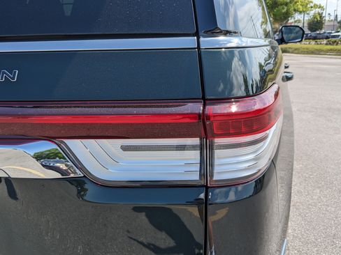 Used 2024 Lincoln Navigator Black Label AWD/4WD image 11