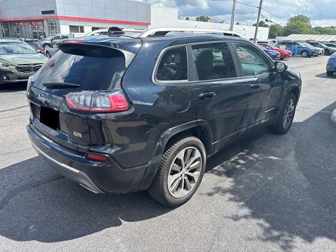 Used 2019 Jeep Cherokee Overland AWD/4WD image 4