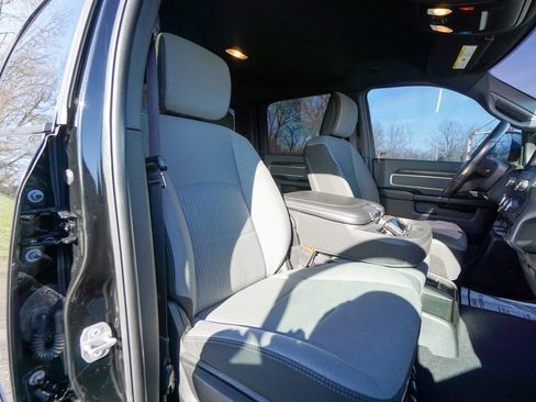 Used 2022 RAM 2500 Big Horn image 28