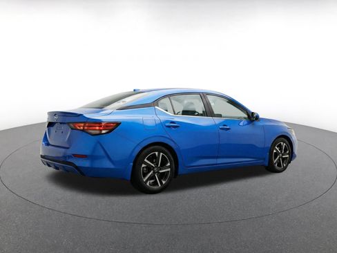 Used 2025 Nissan Sentra SV FWD image 9