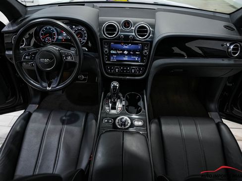 Used 2018 Bentley Bentayga image 69