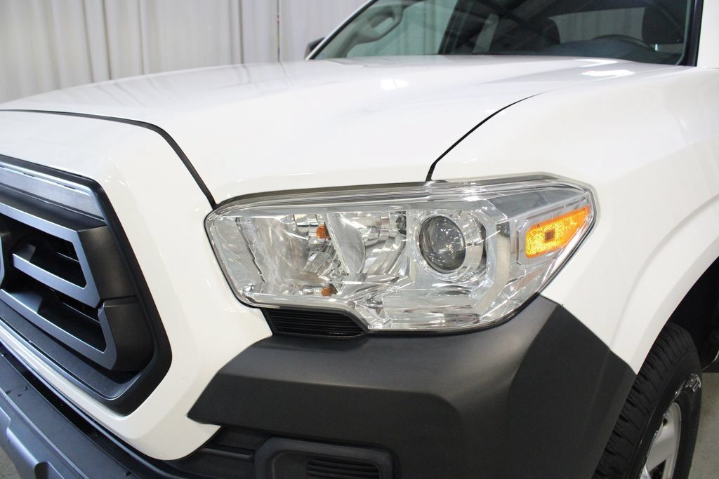 Used 2020 Toyota Tacoma SR AWD/4WD image 32