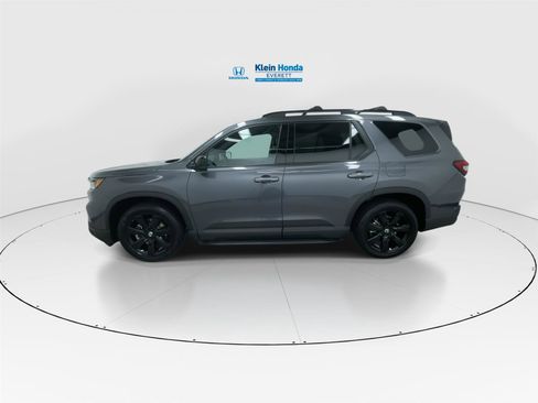 Certified 2025 Honda Pilot Black Edition image 7