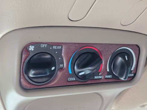 Used 2004 Ford Excursion XLT AWD/4WD image 41