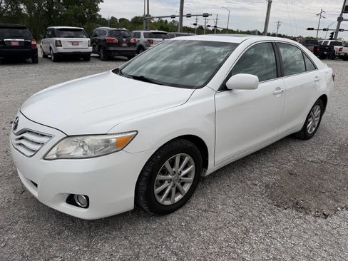 Used 2011 Toyota Camry XLE w/ XLE Extra-Value Pkg #1 FWD image 7