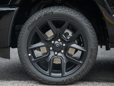 New 2026 RAM 1500 Laramie AWD/4WD image 19