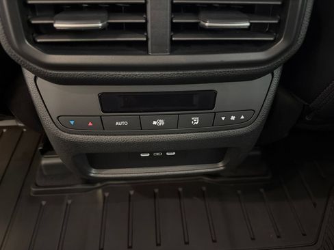 Used 2025 Honda Pilot Touring image 16