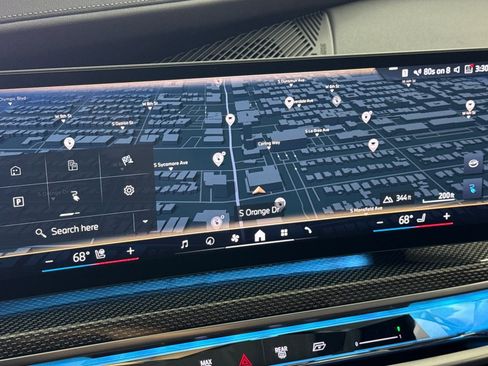 Used 2023 BMW i7 xDrive60 AWD/4WD image 17