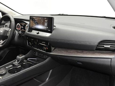 Certified 2026 Nissan Rogue Platinum w/ Platinum Premium Package AWD/4WD image 27