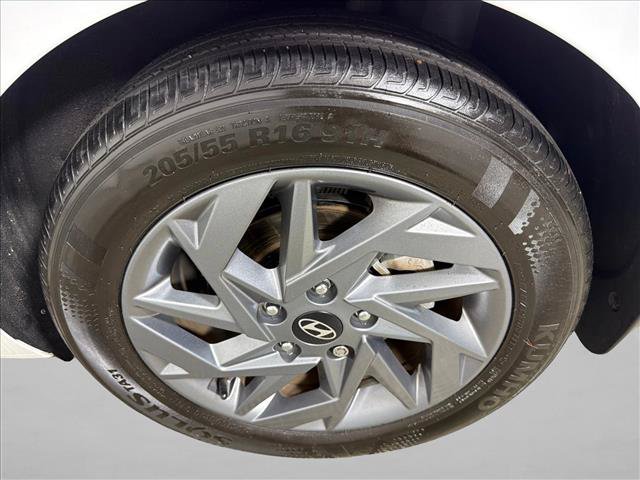Used 2024 Hyundai Elantra SEL FWD image 20