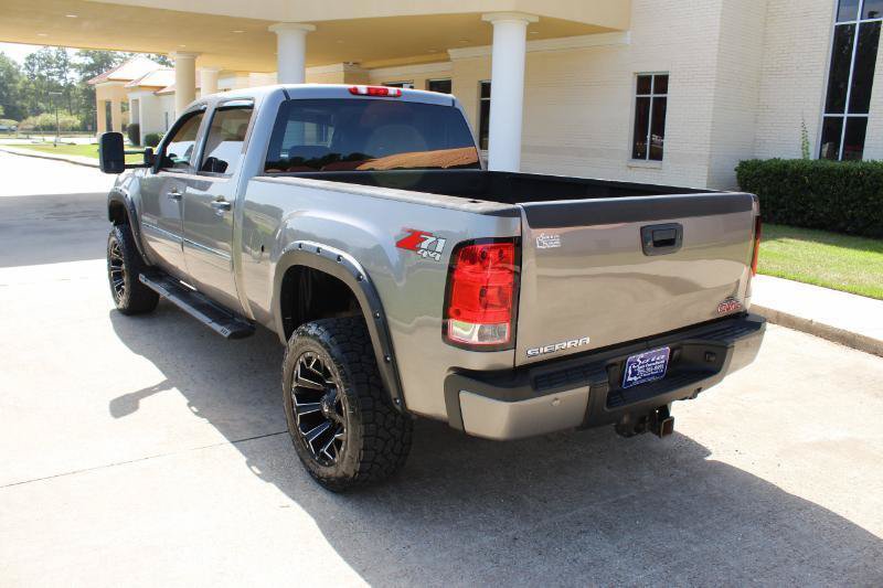 Used 2013 GMC Sierra 2500 Denali w/ Suspension Package, Off-Road AWD/4WD image 12