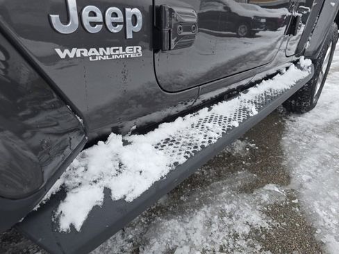 Used 2018 Jeep Wrangler Unlimited Sahara image 18