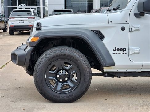 Used 2025 Jeep Wrangler Sport image 9