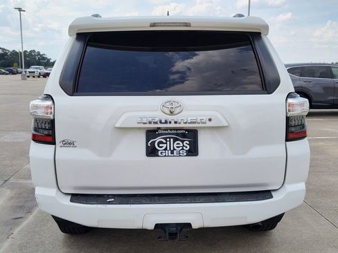 Used 2020 Toyota 4Runner SR5 image 5