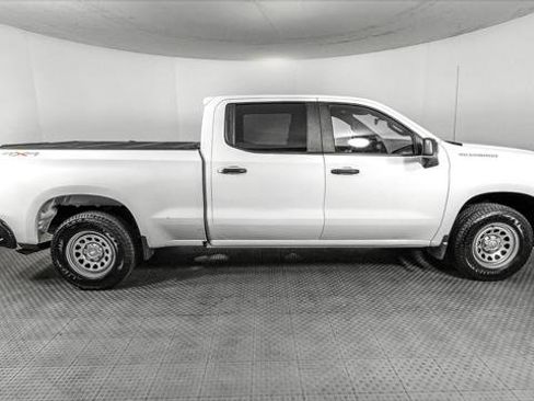 Used 2022 Chevrolet Silverado 1500 W/T w/ WT Value Package AWD/4WD image 11