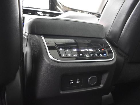 Used 2025 INFINITI QX80 Sensory image 42