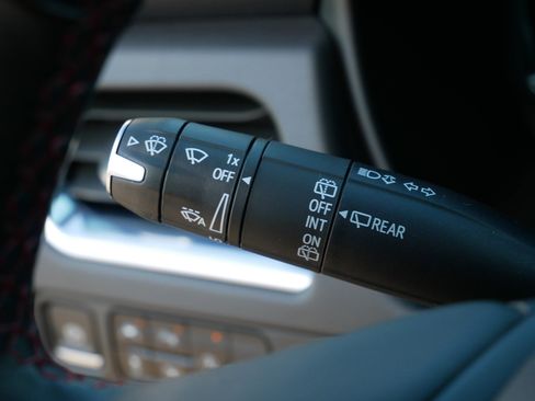 Used 2023 Chevrolet Suburban RST w/ Sport Performance Package image 27