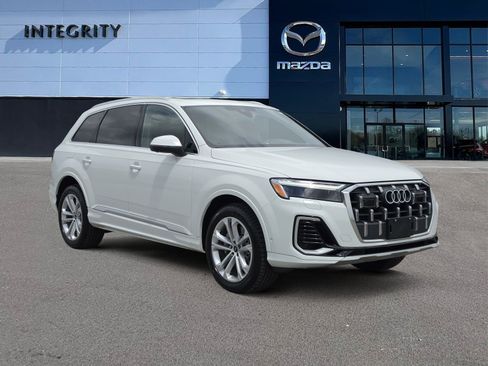 Used 2025 Audi Q7 3.0T Premium Plus AWD/4WD image 2