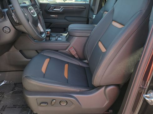 New 2026 GMC Sierra 1500 AT4 w/ AT4 Premium Package image 6