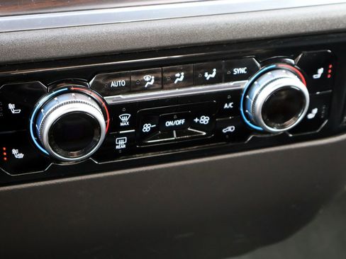 Used 2024 GMC Sierra 1500 SLT image 22