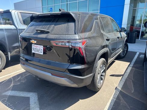 Used 2026 Chevrolet Equinox LT w/ Convenience Package II FWD image 9