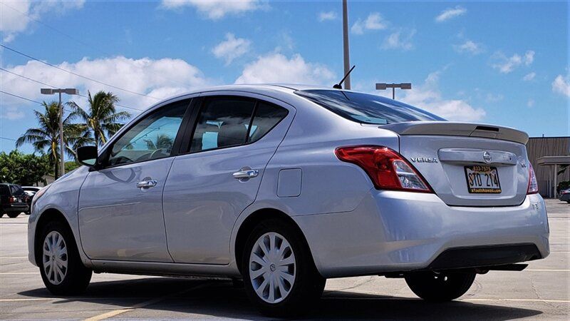 Used 2018 Nissan Versa SV FWD image 3