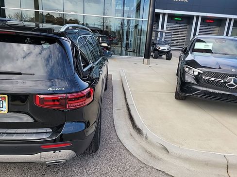 Certified 2025 Mercedes-Benz GLB 250 4MATIC image 7