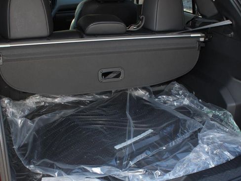 New 2026 Subaru Crosstrek 2.5i Limited w/ Popular Package #4A image 9