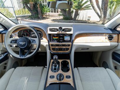 Used 2024 Bentley Bentayga