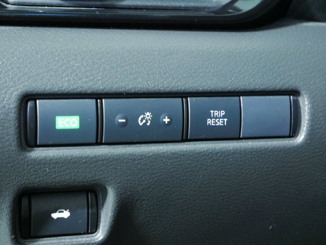 Used 2025 Nissan Sentra SV FWD image 23