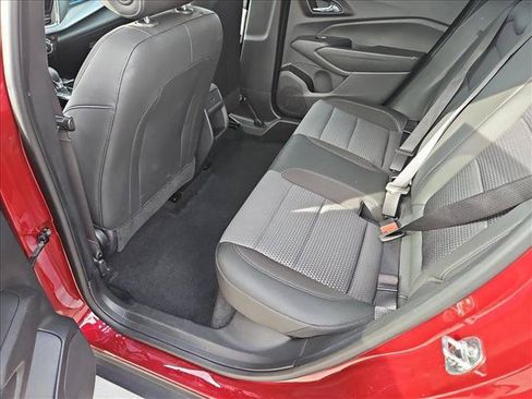 Used 2025 Chevrolet Trax LT FWD image 18