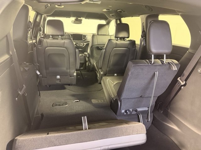 New 2027 Chrysler Pacifica Select w/ Family Tech Group FWD image 14