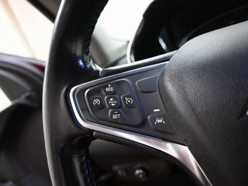 Used 2019 Chevrolet Equinox LT w/ Driver Convenience Package image 22