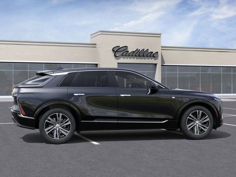 New 2026 Cadillac Lyriq Luxury image 5