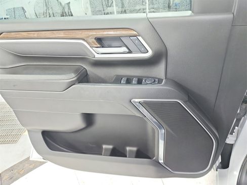 Used 2025 Chevrolet Silverado 2500 LT image 32