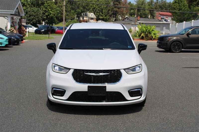 Used 2025 Chrysler Pacifica Select FWD image 3