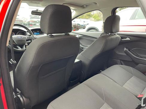 Used 2015 Ford Focus SE image 56