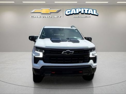 Used 2024 Chevrolet Silverado 1500 LT Trail Boss w/ Convenience Package II AWD/4WD image 8