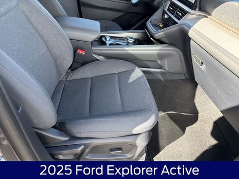 Used 2025 Ford Explorer Active image 13