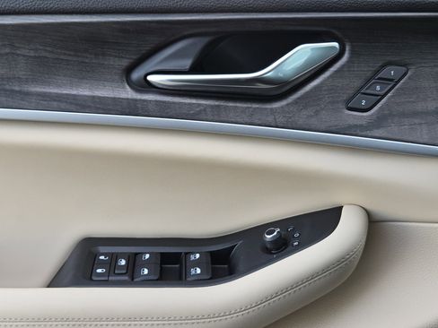 New 2025 Jeep Grand Cherokee L Limited w/ Luxury Tech Group II image 18