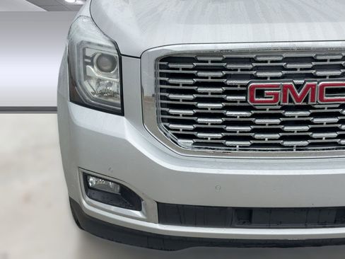 Used 2018 GMC Yukon Denali image 11