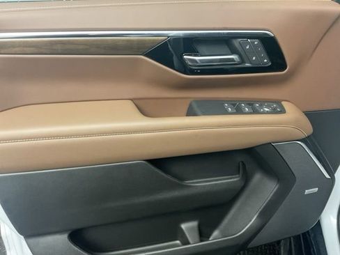 Certified 2026 Chevrolet Suburban High Country image 11