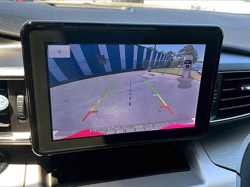 Certified 2022 Ford Explorer XLT w/ Equipment Group 202A image 21