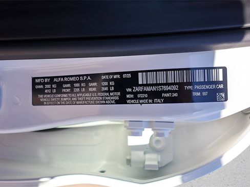 New 2025 Alfa Romeo Giulia Base image 26